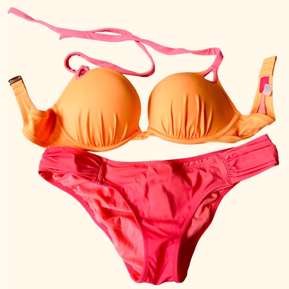 Victoria’s Secret bombshell bikini